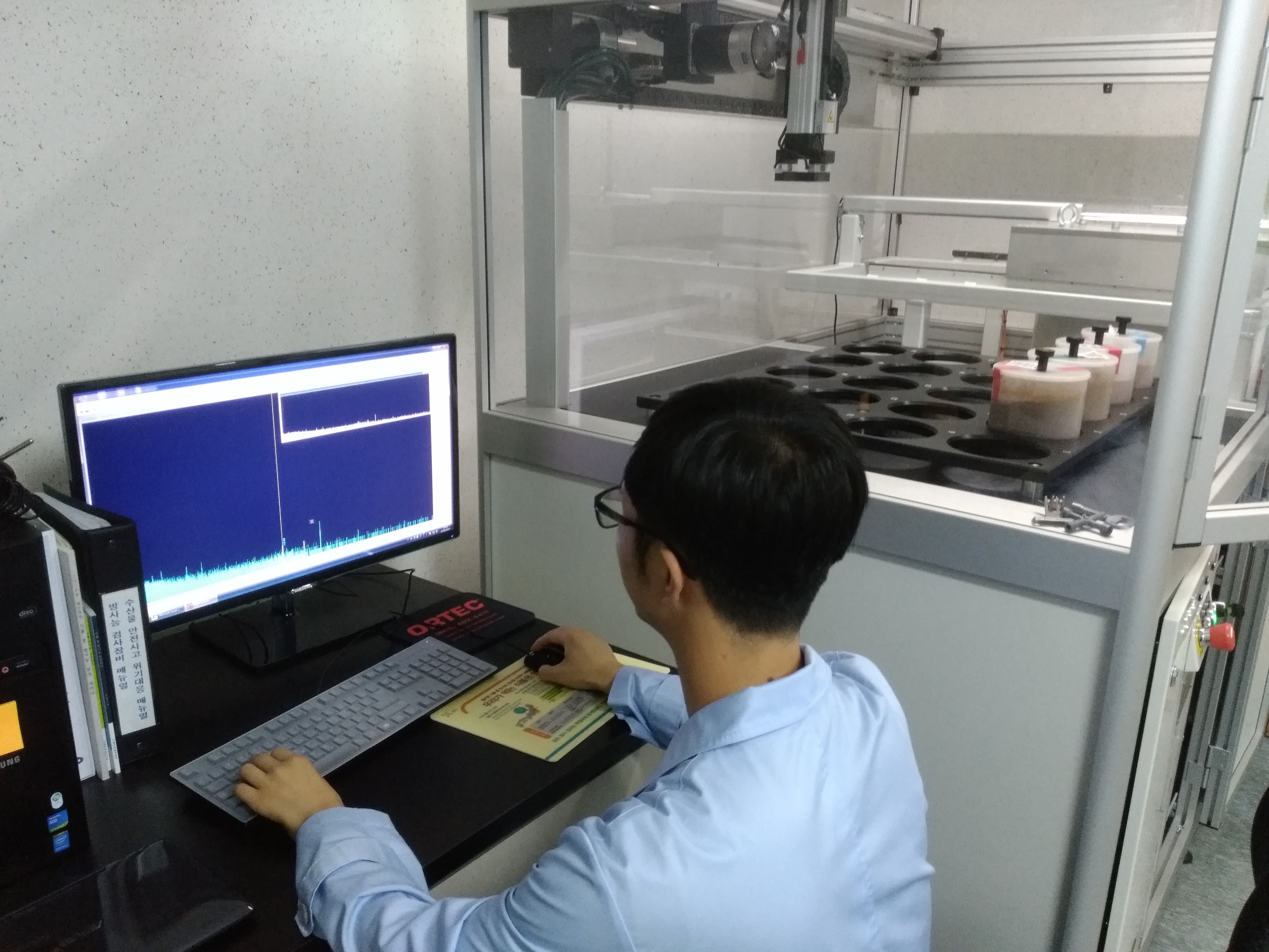 2. 경기도해양수산자원연구소 방사능 분석기기.jpg